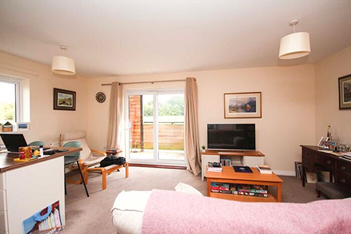 2 Bedroom Apartment To Rent In Nicholson Park, Bracknell, RG12
