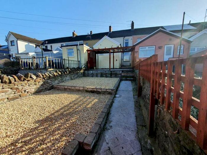 3 Bedroom SemiDetached House To Rent In Tylcha Fach Terrace