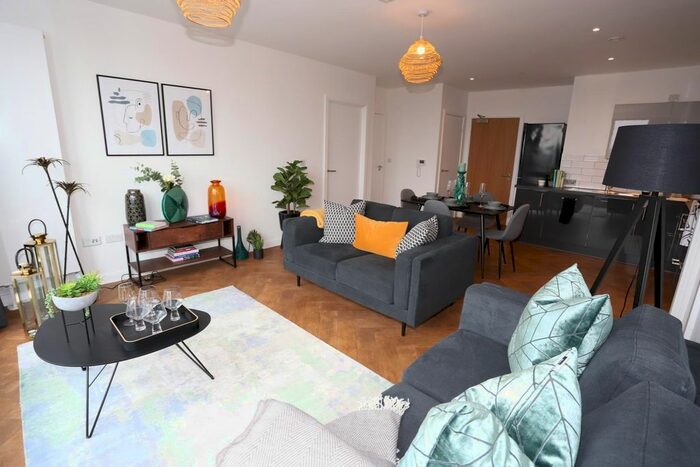 2 Bedroom Flat To Rent In Broadside, Oldham Road, New Cross, M4