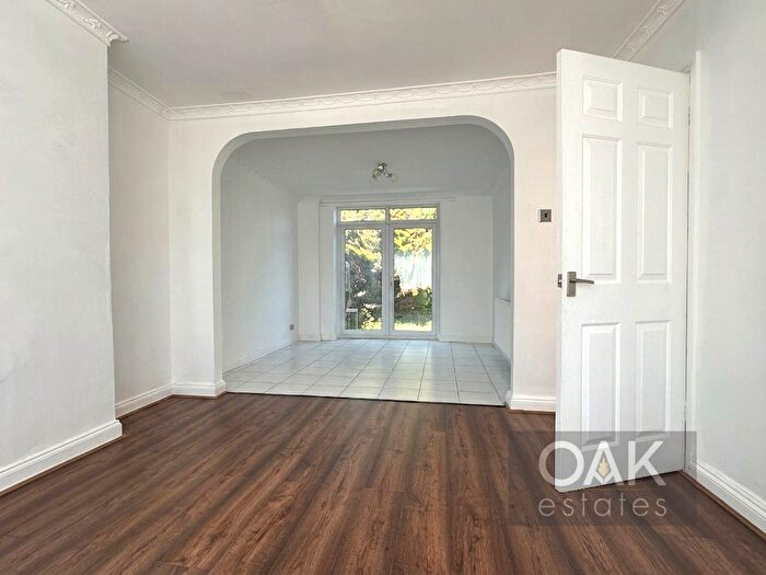 3 Bedroom Terraced House To Rent In Arnold Avenue West, Enfield, EN3