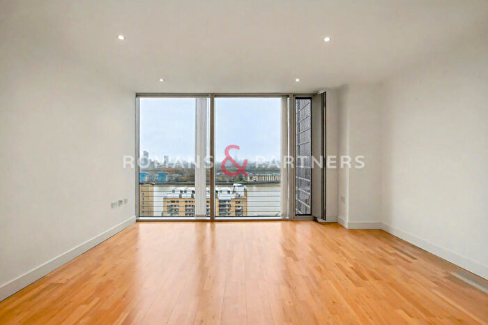 1 Bedroom Apartment For Sale In Landmark East, Canary Wharf, E14