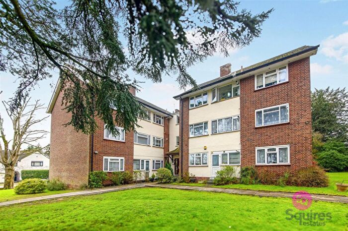 2 Bedroom Flat For Sale In Holders Hill Road, London, NW4