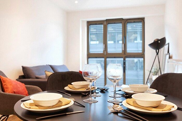 2 Bedroom Apartment To Rent In Temple Back, Bristol, Somerset, BS1