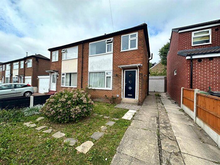 3 Bedroom Semi-Detached House To Rent In Uppermoor Close, Pudsey, West Yorkshire, LS28