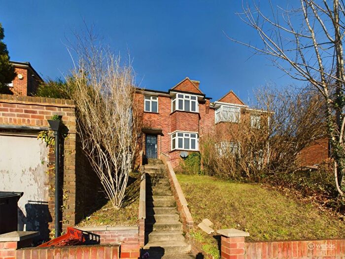 3 Bedroom Semi-Detached House To Rent In Selsdon Park Road, Selsdon, South Croydon, CR2