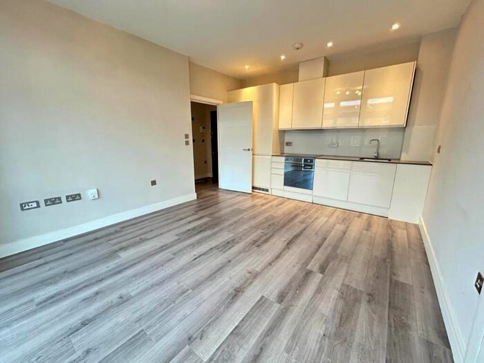 1 Bedroom Flat To Rent In Bridge Street, Hemel Hempstead, HP1