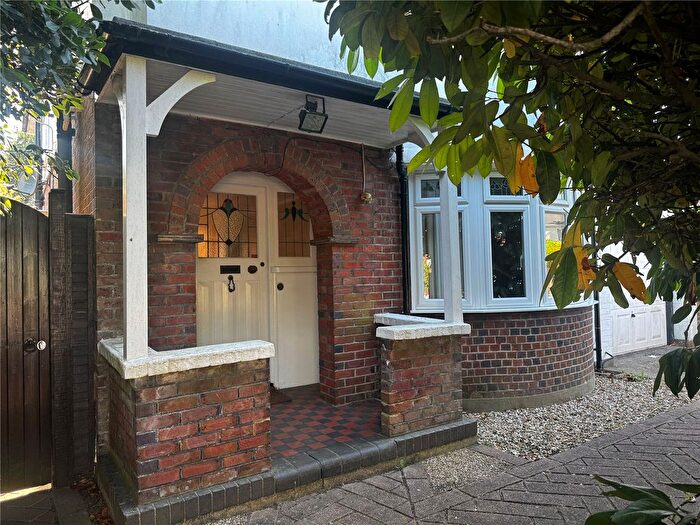 3 Bedroom Detached House For Sale In Hobart Road, New Milton, Hampshire, BH25