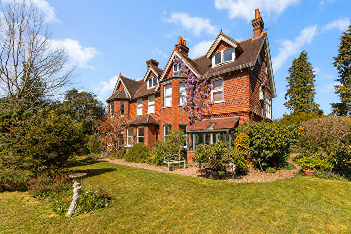 2 Bedroom Flat For Sale In Poplar Road, Shalford, GU4