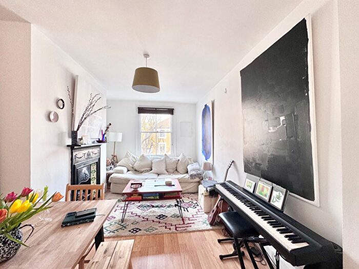 1 Bedroom Flat To Rent In Oakley Road, London, N1