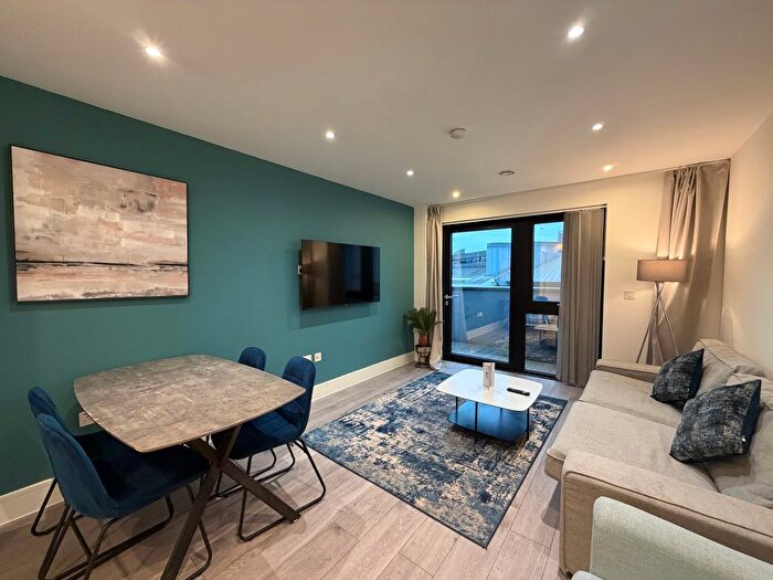 2 Bedroom Flat To Rent In Harlequin Avenue, Brentford, TW8