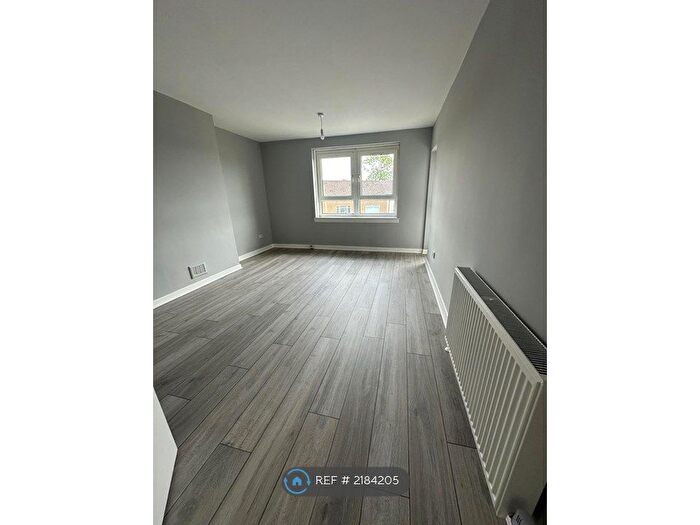 2 Bedroom Flat To Rent In Bowfield Crescent, Glasgow, G52
