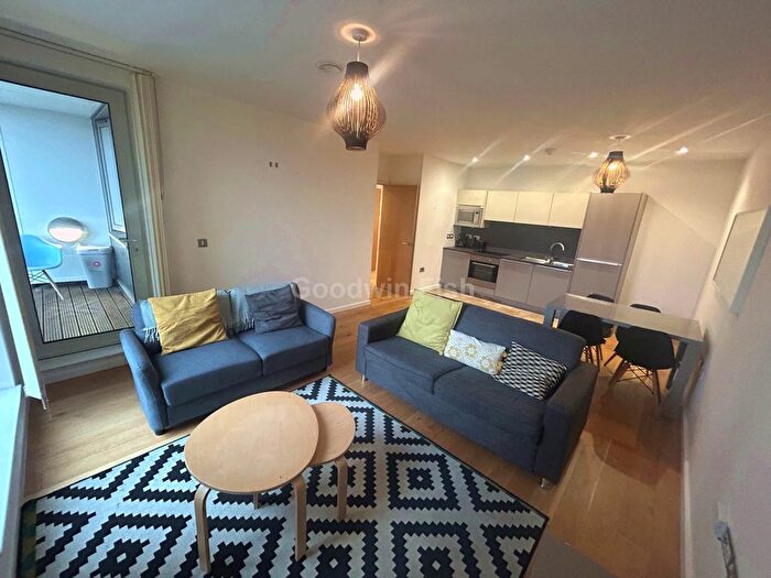 2 Bedroom Flat To Rent In High Street, Manchester, M4