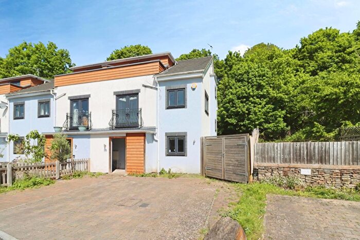 4 Bedroom End Of Terrace House For Sale In Old Lamb Close, Bristol, Avon, BS5