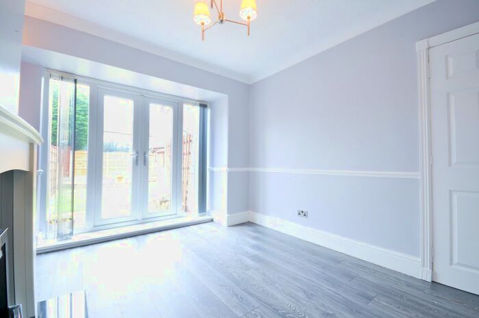 3 Bedroom Town House For Sale In Ashbourne Avenue, Cheadle, SK8