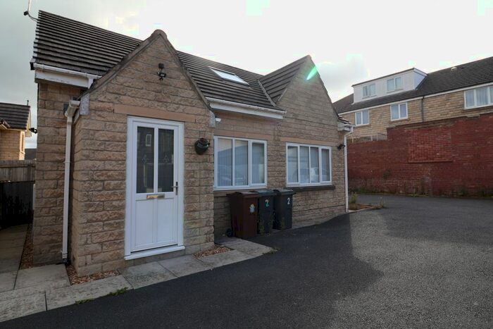 3 Bedroom Detached Bungalow To Rent In Albert Street, Hadfield, Glossop, SK13