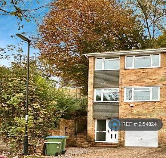 3 Bedroom Semi-Detached House To Rent In Edelvale Road, Southampton, SO18