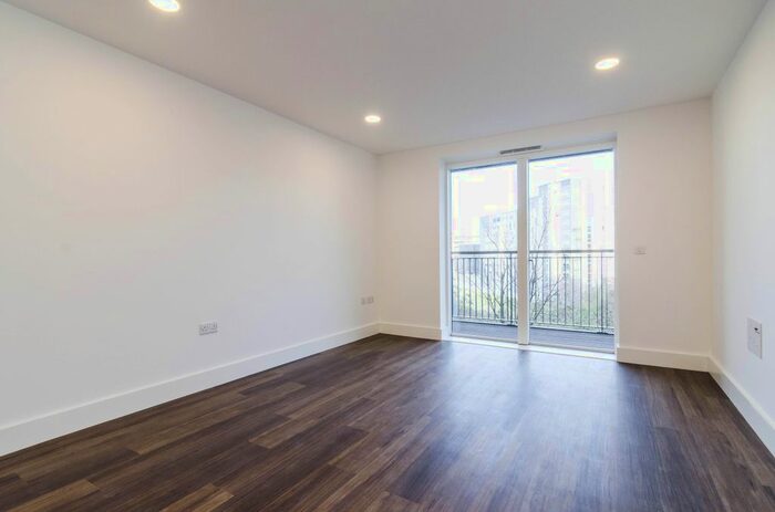 1 Bedroom Flat To Rent In Market Road, London, N7
