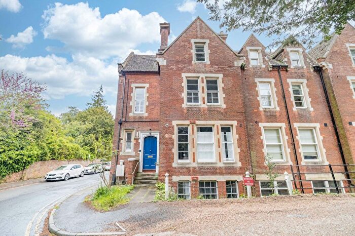 3 Bedroom Flat For Sale In New Dover Road, Canterbury, Kent, CT1