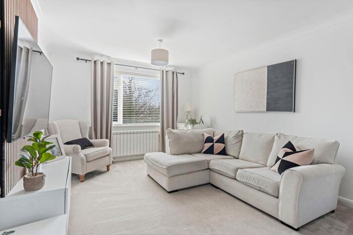 2 Bedroom Flat For Sale In Steepdene, Poole, BH14