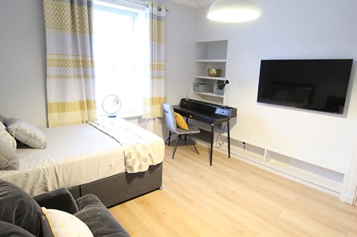 Flat To Rent In Huntly Street, Aberdeen, AB10