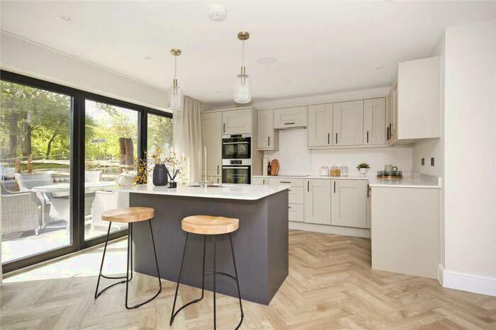 4 Bedroom Semi-Detached House For Sale In Smalls Hill Road, Norwood Hill, Horley, Surrey, RH6