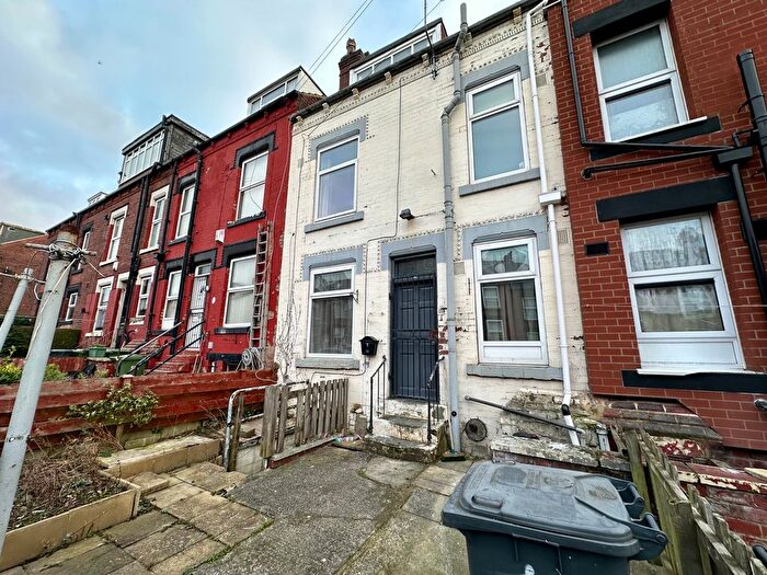 2 Bedroom Terraced House To Rent In Clifton Terrace, Leeds, LS9