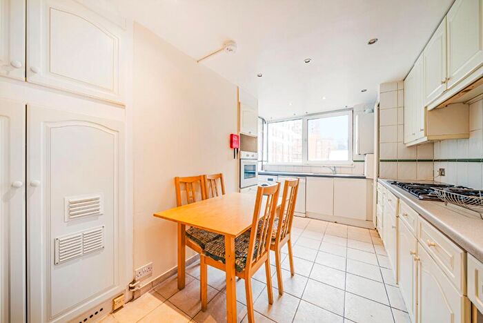 4 Bedroom Apartment To Rent In Lagonier House, Ironmonger Row, Old Street, London, EC1V