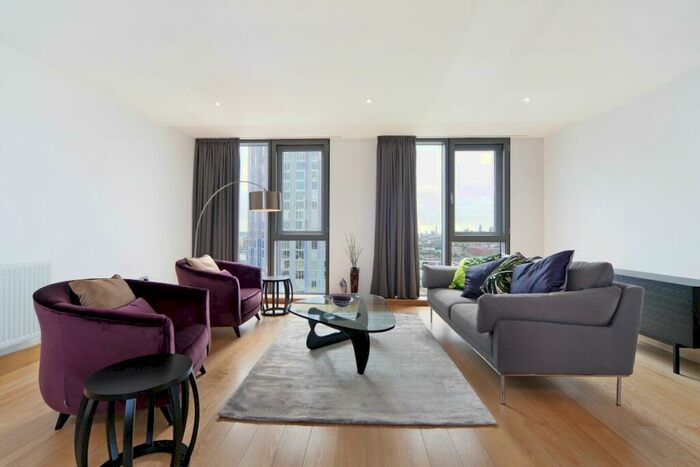 3 Bedroom Flat To Rent In Stratford High Street Stratford, E15