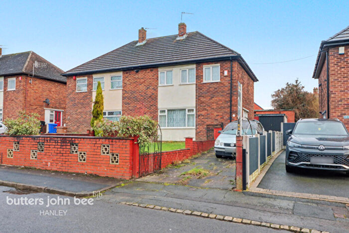 3 Bedroom Semi-Detached House For Sale In Yateley Close, Stoke-On-Trent, ST2