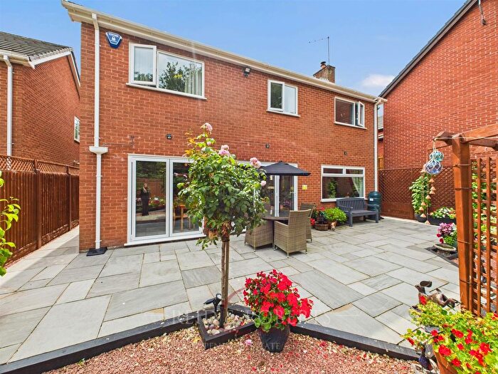 4 Bedroom Detached House For Sale In Ffordd Mailyn, Wrexham, LL13