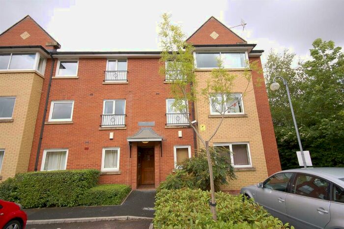3 Bedroom Private Hall To Rent In The Portland, Whiteoak Road, Manchester, M14