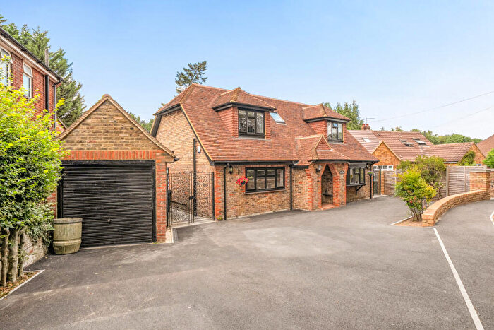 4 Bedroom Detached House For Sale In Cavendish Road, Woking, GU22