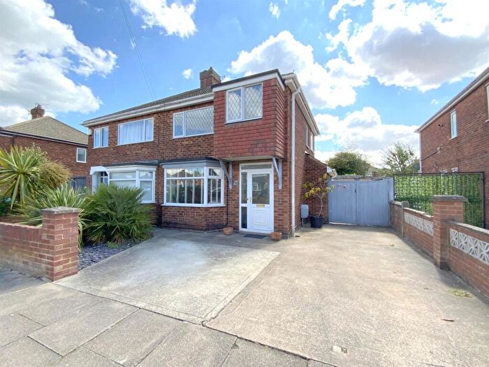 3 Bedroom Semi-Detached House For Sale In Penshurst Road, Cleethorpes, DN35