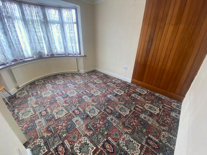 3 Bedroom Semi-Detached House To Rent In Rutland Road, Southall, UB1