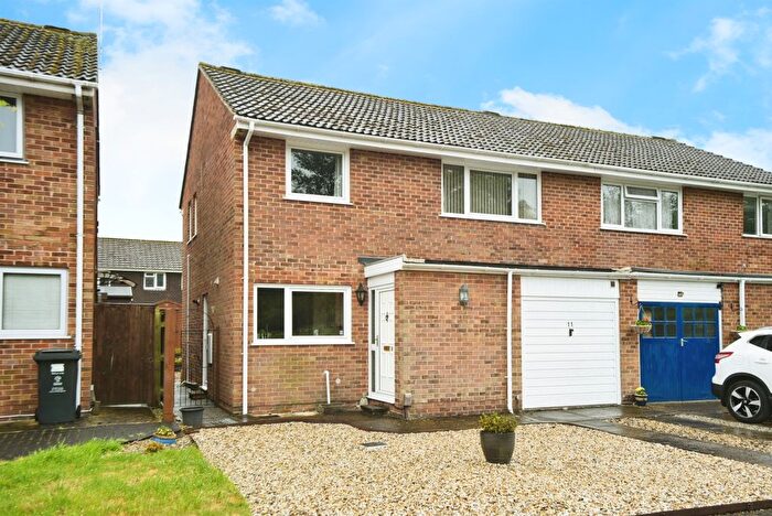 3 Bedroom Semi-Detached House For Sale In Haynes Close, Swindon, SN3