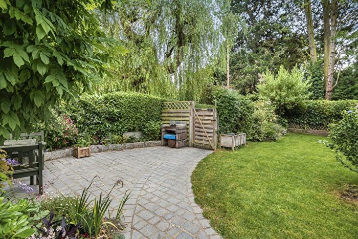 3 Bedroom Terraced House For Sale In Victoria Road, Wargrave, RG10