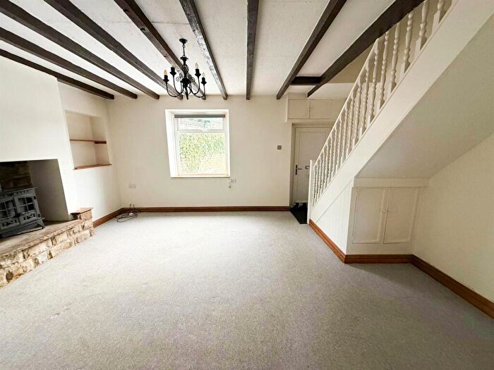 2 Bedroom Cottage For Sale In Mill Street, Cross Hills, BD20