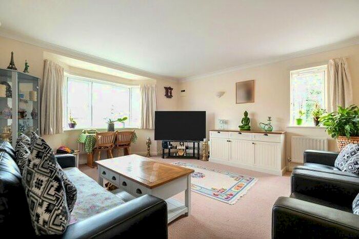 2 Bedroom Flat To Rent In Pembury Road, Tonbridge, TN9