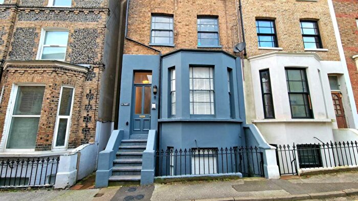 2 Bedroom Flat To Rent In Chandos Road, Broadstairs, CT10