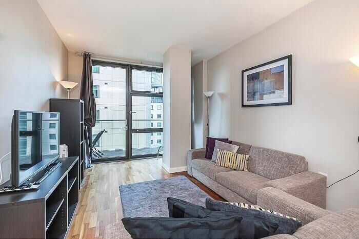 2 Bedroom Apartment To Rent In Discovery Dock West, E14