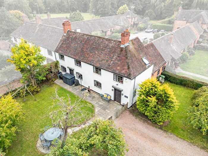 4 Bedroom Barn Conversion For Sale In Icknield Street, Beoley, Redditch, Worcestershire, B98