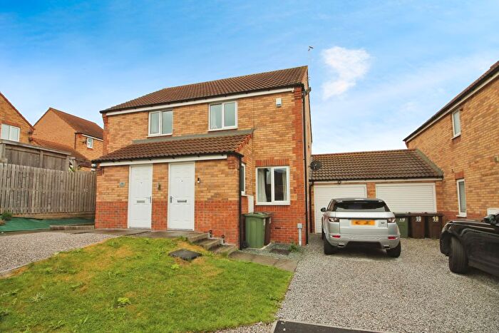 2 Bedroom Semi-Detached House For Sale In Seaton Court, Knottingley, WF11