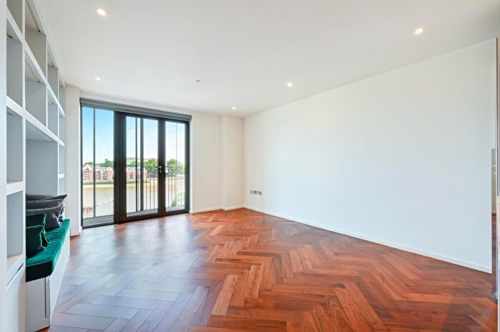 1 Bedroom Apartment For Sale In Ambassador Building, Embassy Gardens, Nine Elms, SW11