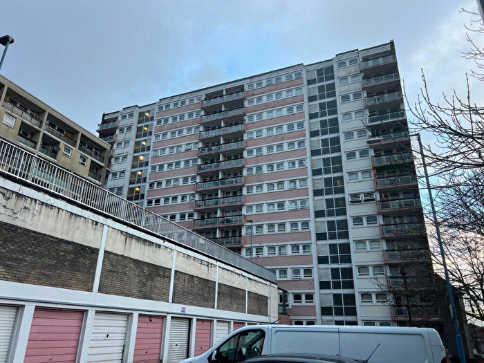 2 Bedroom Apartment For Sale In Dove Street, Bristol, Somerset, BS2