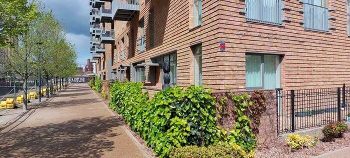 1 Bedroom Flat To Rent In Waterline Way, London, SE8
