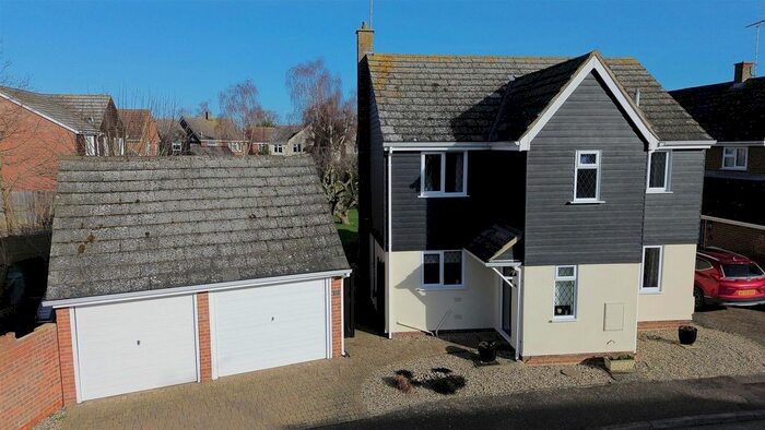 4 Bedroom Detached House For Sale In Grasmere Close, Great Notley, CM77