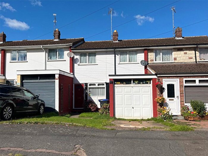 3 Bedroom Terraced House For Sale In The Firs, Daventry, Northamptonshire, NN11