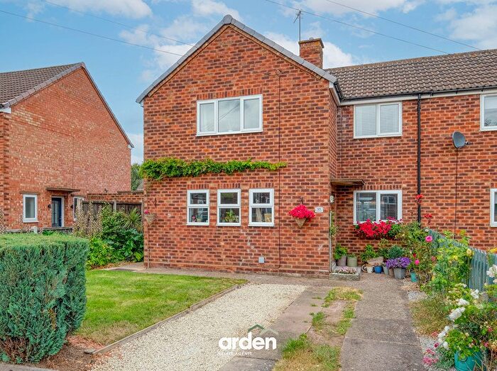 3 Bedroom End Terrace House For Sale In Salwarpe Road, Bromsgrove, B60