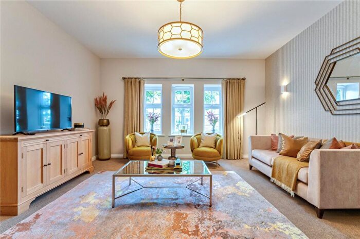 2 Bedroom Apartment For Sale In The Shires, Wake Green Rd, Moseley, Birmingham, B13