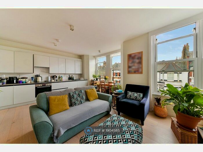 2 Bedroom Flat To Rent In Church Lane, London, N8